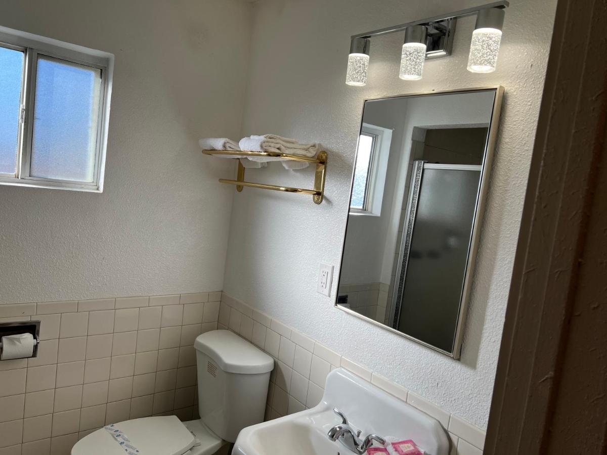 פאלמדייל Sherwood Motel מראה חיצוני תמונה